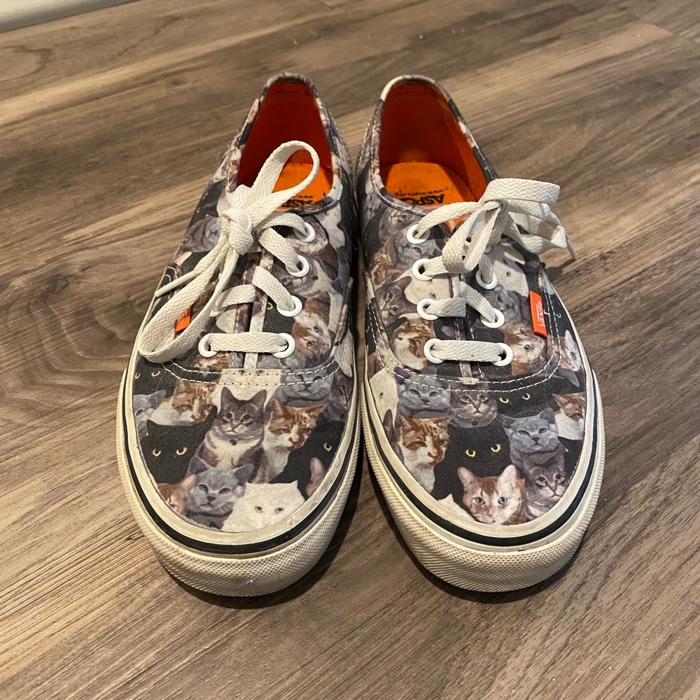Vans Limited Edition Cat Print Sneakers Classic Silhouette